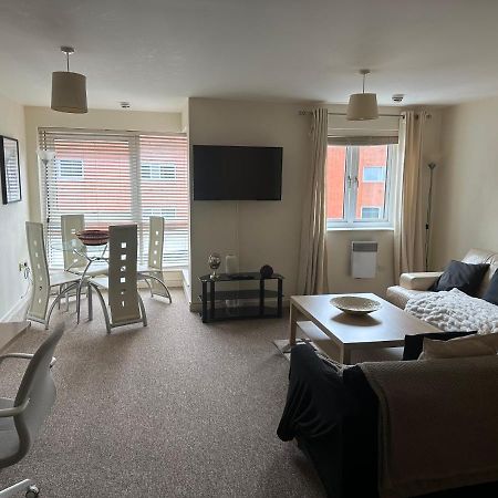 Gunwharf Quays Harbour Apartments 朴次茅斯 外观 照片
