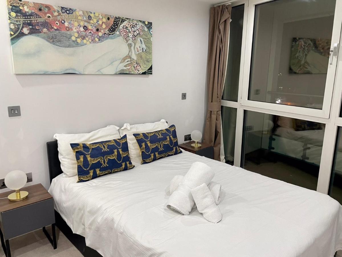 Gunwharf Quays Harbour Apartments 朴次茅斯 外观 照片