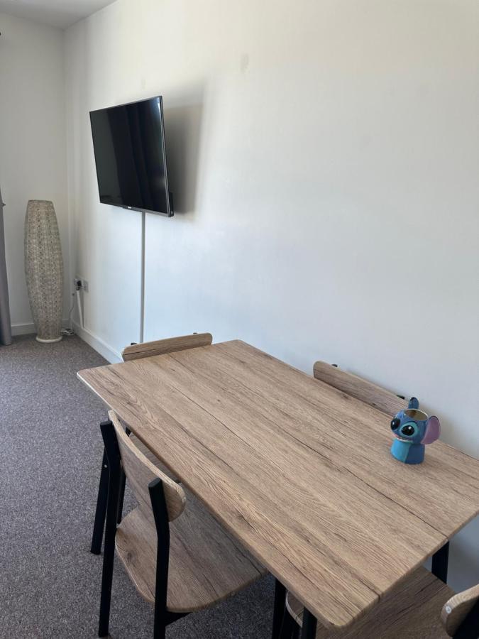 Gunwharf Quays Harbour Apartments 朴次茅斯 外观 照片