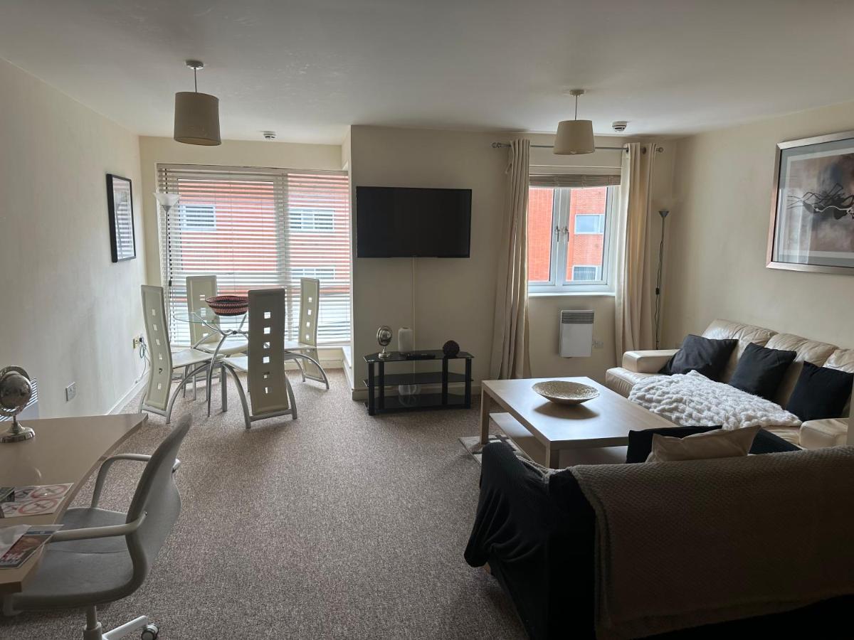 Gunwharf Quays Harbour Apartments 朴次茅斯 外观 照片