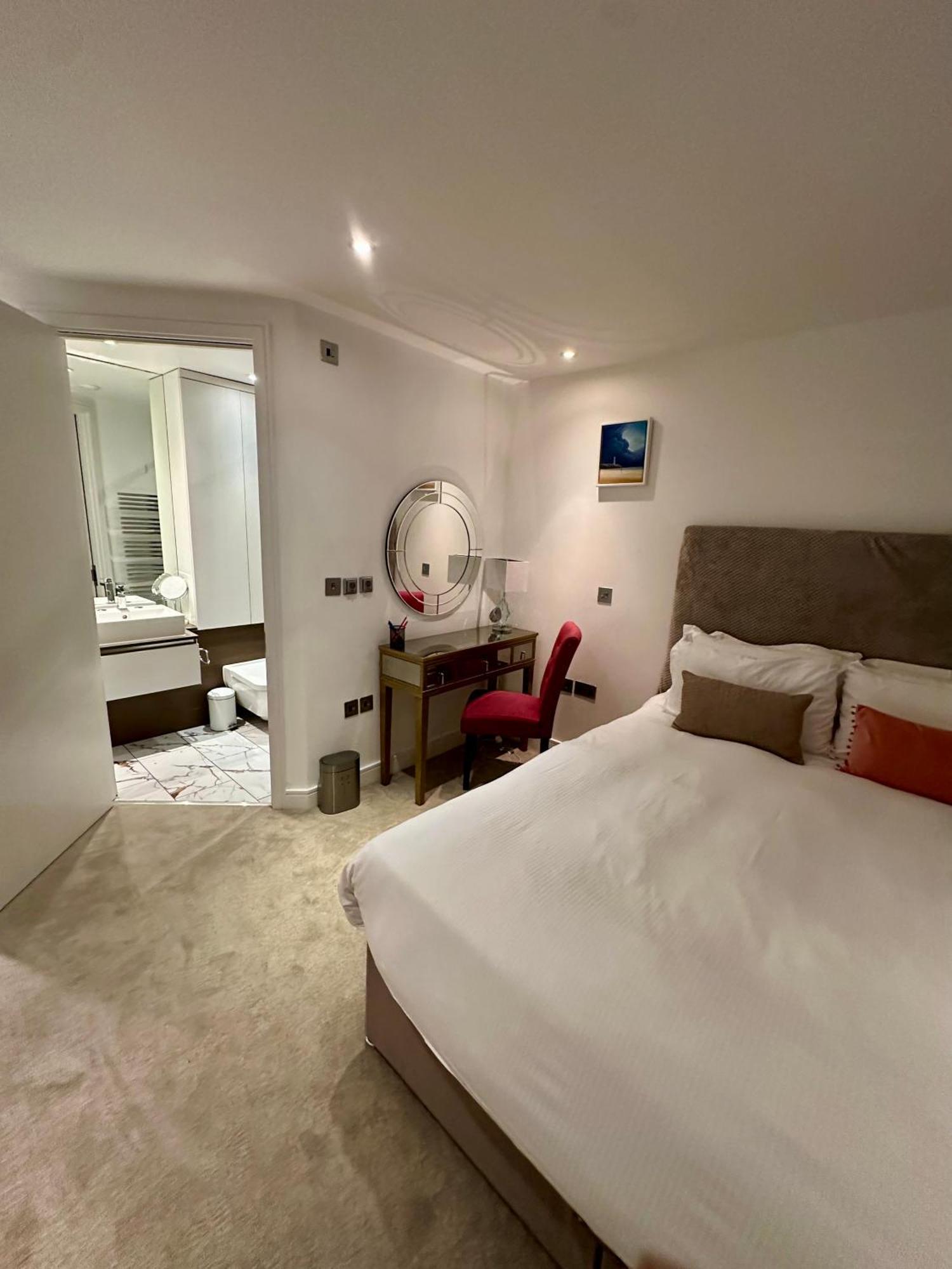 Gunwharf Quays Harbour Apartments 朴次茅斯 外观 照片