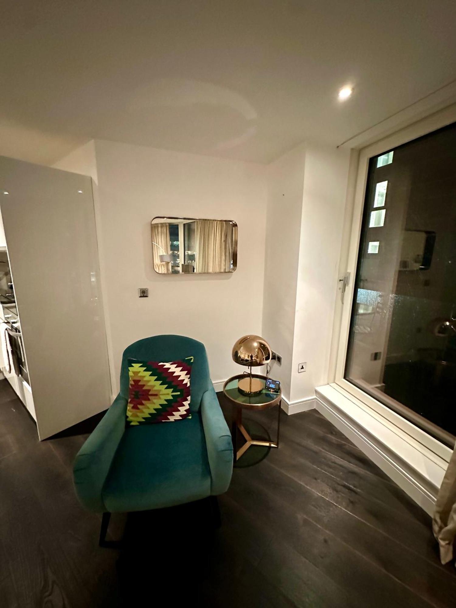Gunwharf Quays Harbour Apartments 朴次茅斯 外观 照片