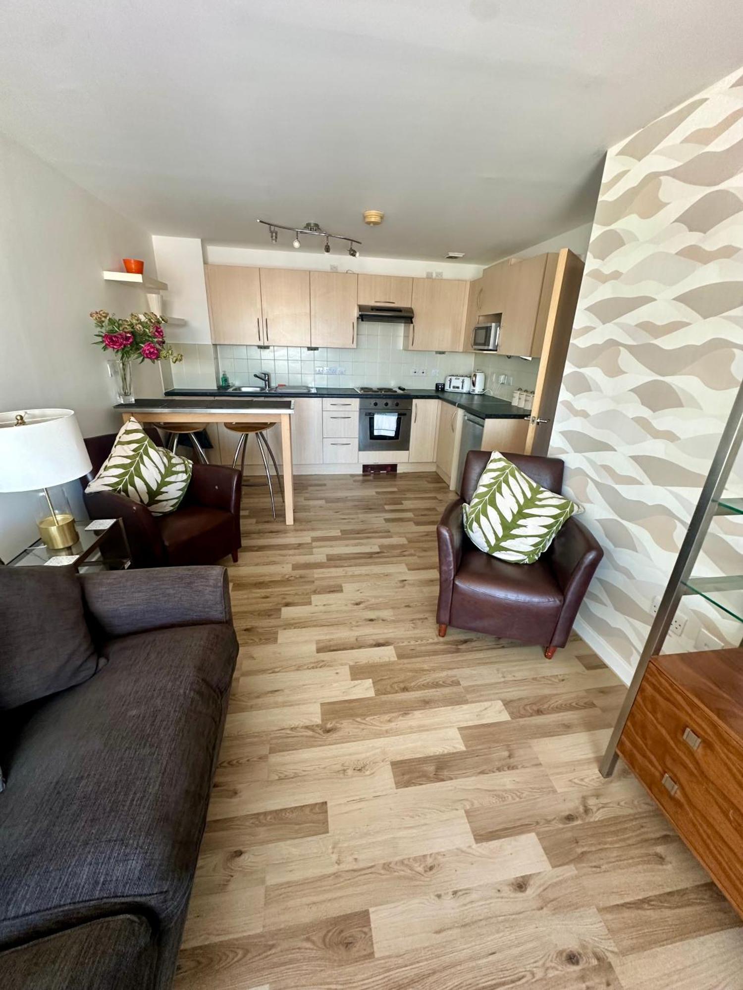 Gunwharf Quays Harbour Apartments 朴次茅斯 外观 照片