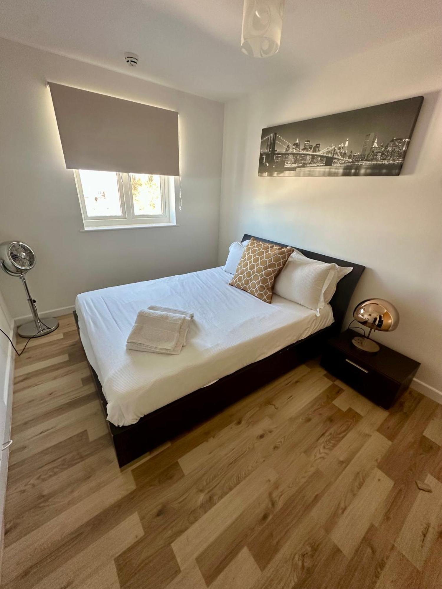 Gunwharf Quays Harbour Apartments 朴次茅斯 外观 照片