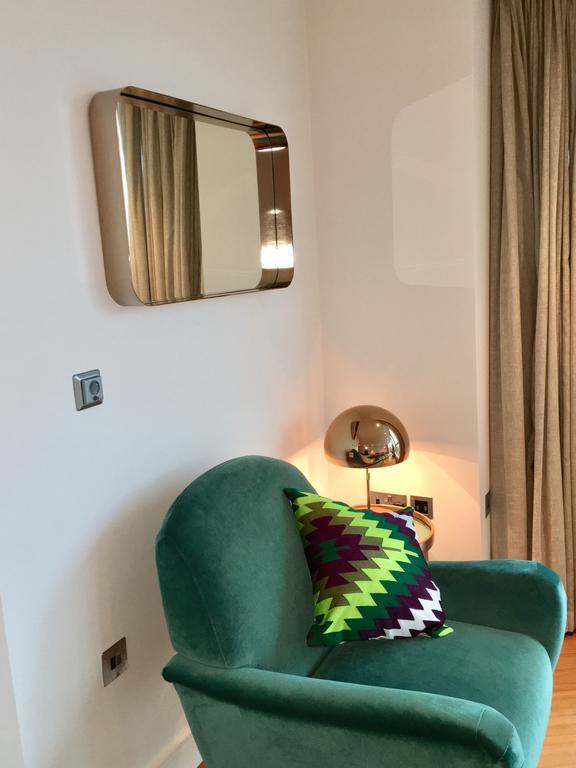 Gunwharf Quays Harbour Apartments 朴次茅斯 外观 照片